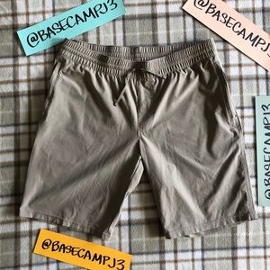 NWOT L Freeflex KUHL 10” drawstring shorts khaki
